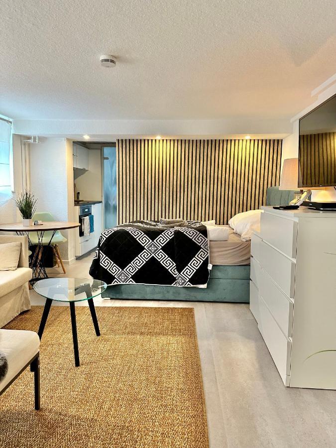 1ZKB Apartment im Souterrain, zentral nähe Pferdemarkt, Ideal für Städtetrips, Paare und Business in OL Oldenburg Exterior foto