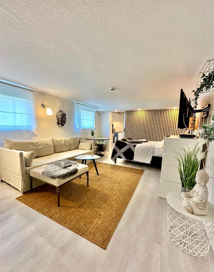 1ZKB Apartment im Souterrain, zentral nähe Pferdemarkt, Ideal für Städtetrips, Paare und Business in OL Oldenburg Exterior foto
