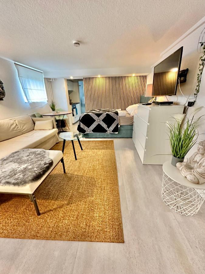 1ZKB Apartment im Souterrain, zentral nähe Pferdemarkt, Ideal für Städtetrips, Paare und Business in OL Oldenburg Exterior foto